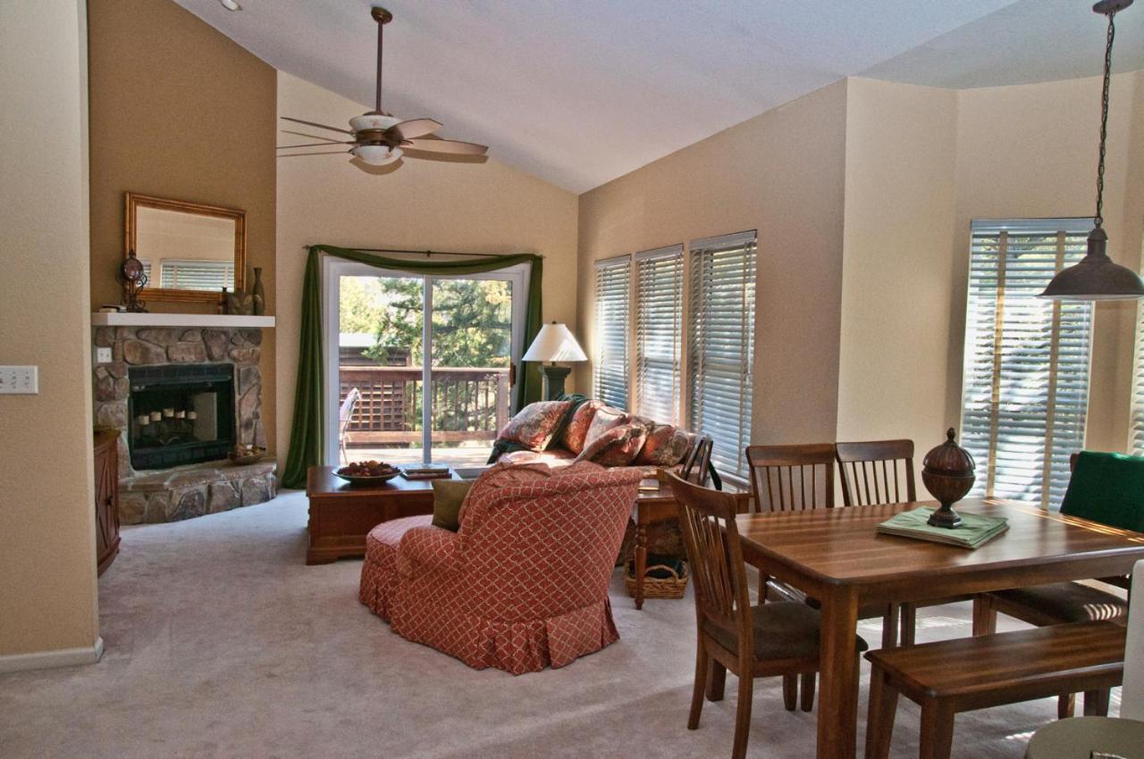 The Lodge At Old Kinderhook Camdenton Exteriör bild